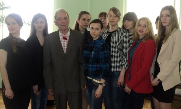 Студенти-філологи зустрілись із письменником Дмитром Пічкуром
