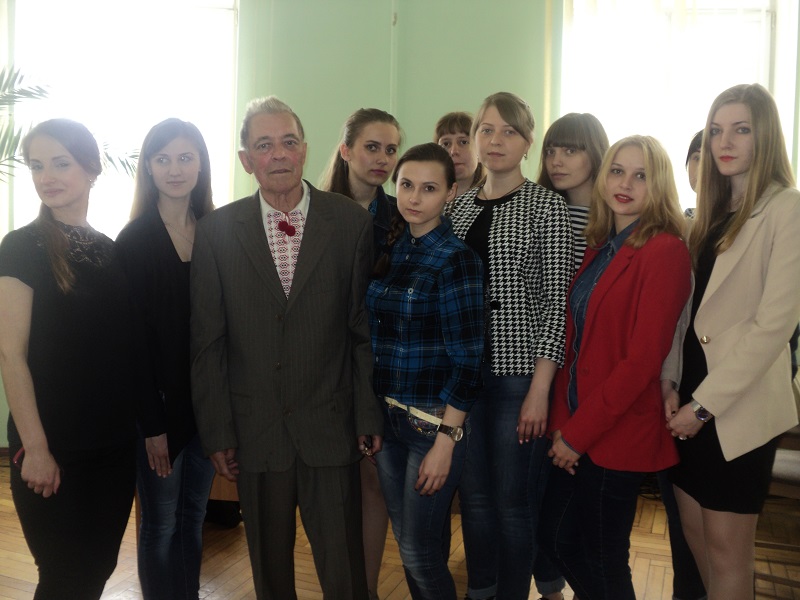Студенти-філологи зустрілись із письменником Дмитром Пічкуром