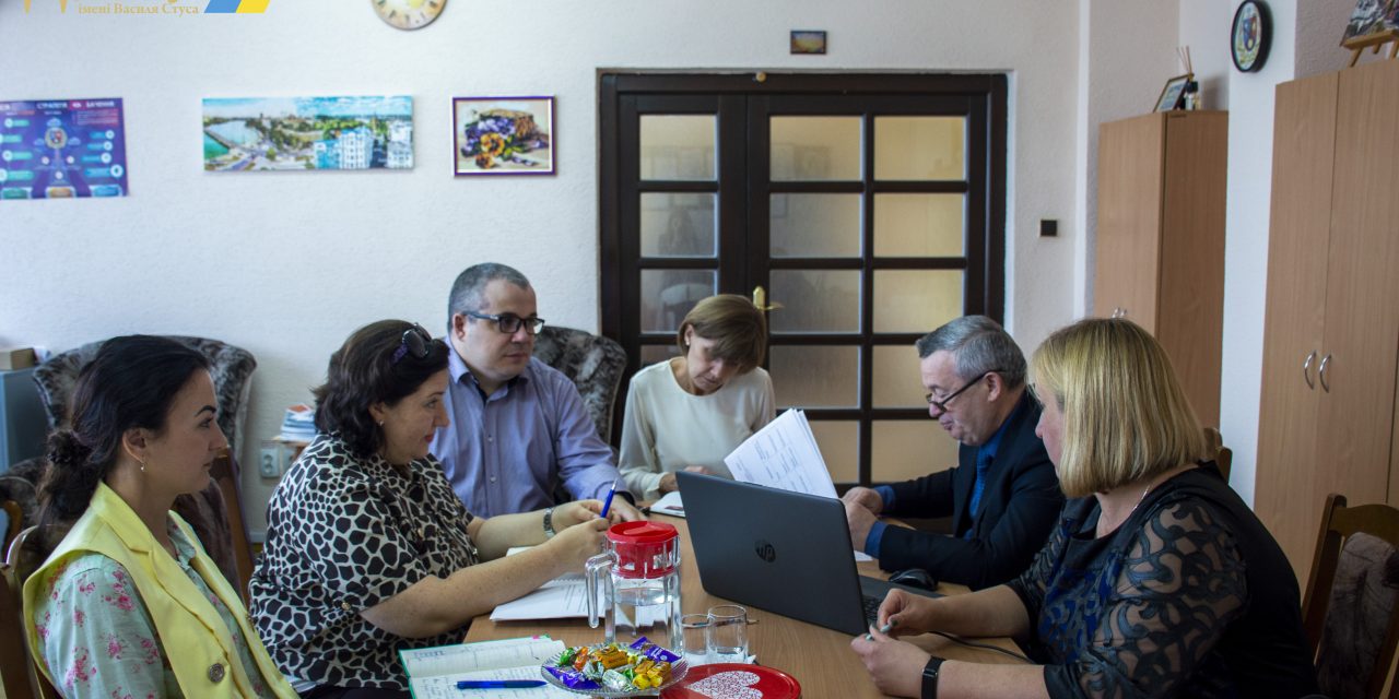 У Донецькому національному університеті імені Василя Стуса в змішаному режимі відбулося перше в новому навчальному році засідання ректорату.