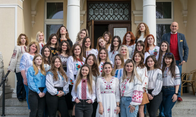 Євгенія Бахалова та Тетяна Гордєєва стали учасниками Зимової школи Університету імені Адама Міцкевича