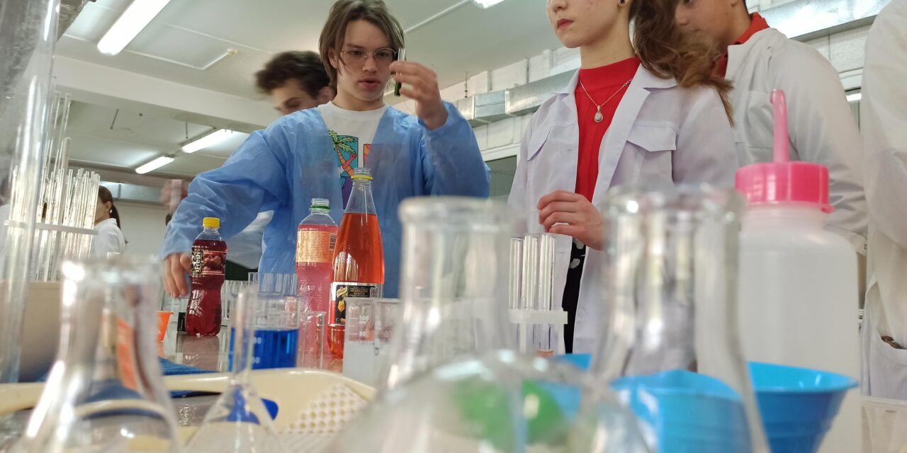 Школа юного дослідника: перевіряємо якість харчових продуктів