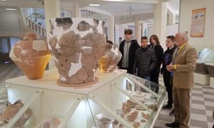 Здобувачі факультету історії та міжнародних відносин відвідали Музей археології Вінниччини