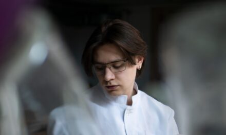 Здобувач факультету хімії, біології і біотехнологій Іван Книжник – стипендіат 18-го конкурсу Стипендіальної програми Фонду Віктора Пінчука «Завтра.UA»