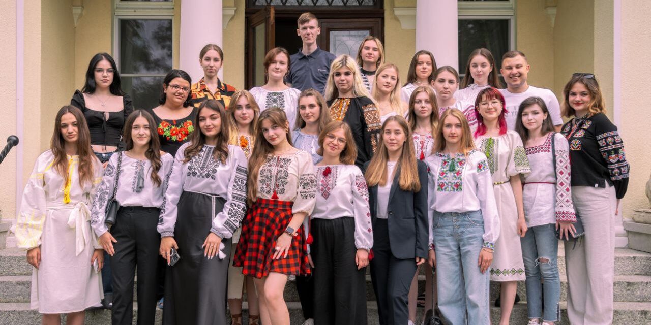 Здобувачка 1 курсу ОС «Бакалавр» Анастасія Чоботар взяла участь у Міжнародній літній школі AMU Summer School «Inspiration and manipulation of public opinion as algorithms for gaining and maintaining political power in Europe (ed. II)»
