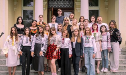Здобувачка 1 курсу ОС «Бакалавр» Анастасія Чоботар взяла участь у Міжнародній літній школі AMU Summer School «Inspiration and manipulation of public opinion as algorithms for gaining and maintaining political power in Europe (ed. II)»