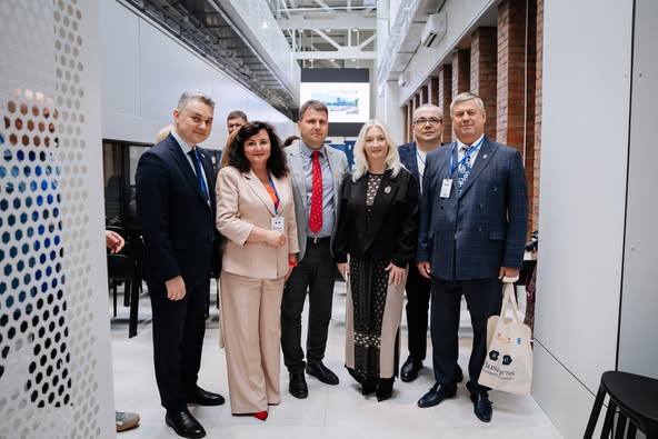Партнерство ДонНУ імені Василя Стуса з першим в Україні муніципальним інноваційно-технологічним парком «Кристал»