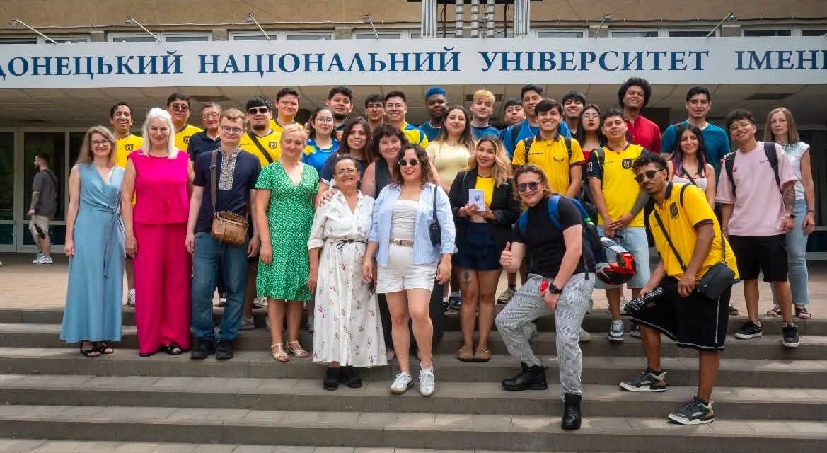 У ДонНУ імені Василя Стуса відбулося урочисте вручення Свідоцтв випускникам підготовчого відділення для іноземців